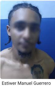 PN APRESA DOS PERSONAS Y SE LES OCUPA UN ARMA DE FUEGO ILEGAL DENTRO DEL  VEHICULO EN EL QUE SE DESPALZABAN EN MOCA* Moca, provincia Espaillat, 02 de  diciembre 2024. _Miembros policiales