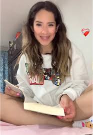 Un cuentito y a mimir 😴 #parati #fyp #cuento #despedida #noche #night