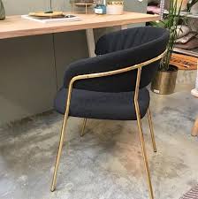 Chaise Pieds Dores Art Deco Avec Accoudoirs De La Marque Bloomingville Chaise Design Chaise Art Deco Design