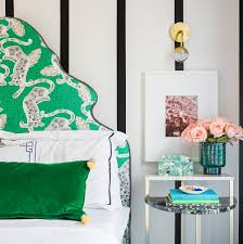 Diy Bett Kopfteil Einfach Selber Beziehen Spoonflower Blog Zu dem eichefarbenen gestell gesellt sich eine gesteppte rückwand im grauen lederlook. diy bett kopfteil einfach selber