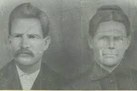 Laura Meche's Instagram, Twitter & Facebook