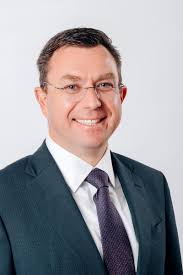 Robert Scheller wird neuer Vorstand des Kommunalunternehmens des  Landkreises Würzburg