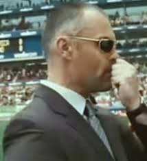 IES Dra. Josefa de los Reyes SINOPSIS Invictus cuenta la verdadera y  ejemplar historia de cómo Nelson Mandela (Morgan Freeman)