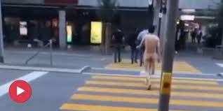 Mann läuft nackt durch Stadt Zug – schon wieder!