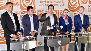 Komunisté se vytasili s mladými členy, bývalí členové čssd se ocitli v čele kandidátek jiných stran. Galerie Clenove Cssd Odhlasovali Vstup Do Vlady S Babisem Hamacek Odted Ve Strane Konci Spory Foto 1 E15 Cz