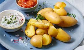 So gelingen kartoffelsuppe, kartoffelsalat und andere schmackhafte gerichte hier finden sie nicht nur die bekanntesten kartoffel rezepte, sondern auch viele neue kreationen und verwendungsmöglichkeiten für das beliebte. 50 Leckere Kartoffelgerichte Leicht Und Lecker Zugleich Chefkoch De