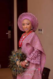The yoruba ethnic group is one of the major ethnic groups in nigeria. Nigerian Yoruba Traditional Wedding Ibitola Ademola Bride With Peacock Hand Fan Ijalana Oke African Fashion Skirts African Head Dress African Wedding Attire