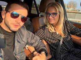 Lavinia petrea este însărcinată în 6 luni şi a ţinut secret acest lucru până săptămâna trecută. Lavinia Petrea Prima ApariÅ£ie La Un Eveniment Monden Cu SoÅ£ul Procuror Foto