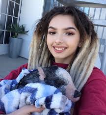 So I got my mini pig Wilburrr yesterday ! He's the cutest , if you wanna  follow his Insta its @wilburrrtheicypig 🐽💞❄