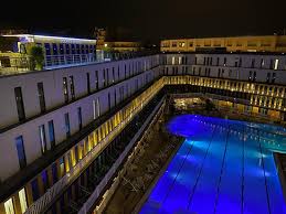 Belle Soiree Avec Vue Magnifique Sur Cette Piscine Mythique Bon Rapport Qualite Prix Picture Of Rooftop Molitor Paris Tripadvisor