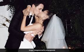 Kevin mazur/ama2016/wireimage grande shared the engagement news on dec. Orf6rsqo1ramam