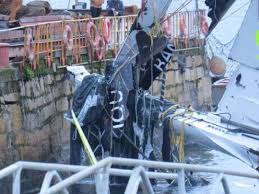 Conçu par le cabinet d'architectes vplp, il est consacré à la course au large et la chasse aux records. Le Maxi Banque Populaire Ix Irrecuperable Les Photos Apres Chavirage