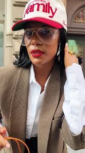 Courtney Isom's Instagram, Twitter & Facebook