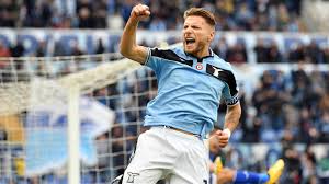Hätte es gepasst, wäre dem bvb vor sechs jahren wohl nicht diese verhängnisvoll schwache saison unterlaufen, an deren ende die historische entscheidung stand, sich vom meistertrainer jürgen klopp zu trennen; Lazio Rom Unerwartet Im Titelkampf Der Serie A Kontinuitat Mit Ausgestossenen Goal Com