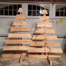 How To Make Two Christmas Trees From One Wooden Pallet Live Love Laugh Blog Wooden Pallet Christmas Tree Pallet Wood Christmas Tree Pallet Christmas Tree