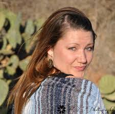 Shana Parr's Instagram, Twitter & Facebook