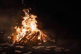 Quizás uno de los rituales más desconocidos dentro de la noche de san juan. Que Hacer En La Noche De San Juan Rituales Hogueras Magia Y Deseos