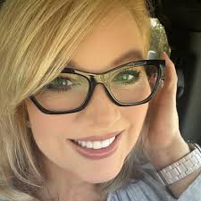 4 weeks old. The comb says roo! Opinions?