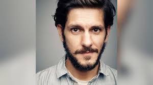 Mathew Baynton's Instagram, Twitter & Facebook