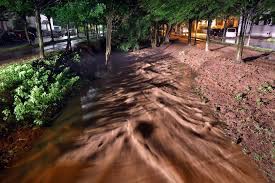 Angekündigtes unwetter fällt aus sicht der feuerwehr ruhig aus. Unwetter In Leverkusen 35 Einsatze In 2 5 Stunden