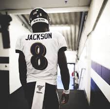 Lamar Jackson About To Give Us A Show Lamar Jackson Lamar Jackson Ravens Jackson