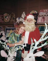Bewitched Humbug Not To Be Spoken Here Season Four 12 21 67 Samantha And Darrin Dealt With A Diffic Elizabeth Montgomery Bewitching Christmas Tv Shows