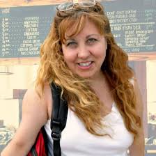 Amazon.com: The Ghost and the Dead Deb (Haunted Bookshop Mystery):  9780425199442: Kimberly, Alice, Cleo Coyle: Books