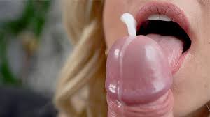 Faire plaisir à la bite de mon mari en utilisant mon arme spéciale - lécher  sa bite jusqu’à éjaculation fontaine