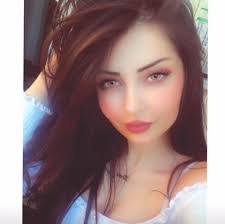 Berta Simon's Instagram, Twitter & Facebook