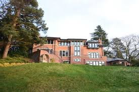 But without any offers and amid a looming pandemic, the athlete has been forced to slash the price even further. Cristiano Ronaldo Puts Alderley Edge Mansion On Market For 3 25m Nine Years After Leaving Manchester United Manchester Evening News