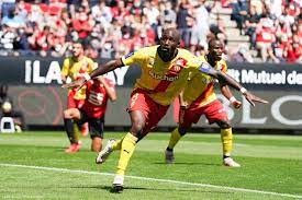 C'est un club prestigieux, en plus il y a claude puel. Tcop6wka4og4sm