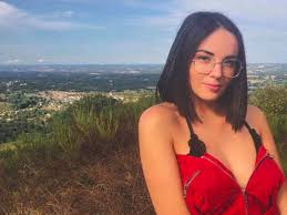 About press copyright contact us creators advertise developers terms privacy policy & safety how youtube works test new features press copyright contact us creators. Agathe Auproux Met En Vente Une Partie De Sa Garde Robe Pour La Bonne Cause Pureactu Com