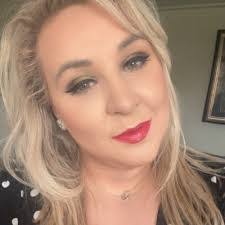 Lorna Knott's Instagram, Twitter & Facebook