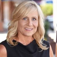 Kelly Marcoux's Instagram, Twitter & Facebook