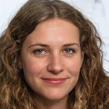 Kellie May's Instagram, Twitter & Facebook