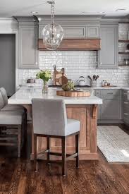 32 Perfect Farmhouse Kitchen Cabinet Design Ideas En 2020 Avec Images Cuisines De Ferme Modernes Armoire De Cuisine Armoires De Cuisine Grises