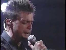 Hasta que me olvides, voy a intentarlo no habrá quien me seque tus labios por dentro y por fuera. Hasta Que Me Olvides Luis Miguel El Concierto Miguel Music Spanish Music Music Videos