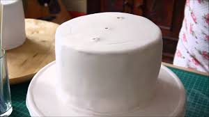 Hallo, wir würden gerne zur hochzeit die torten selber backen. 2 Stockige Torte Stapeln Anleitung Hochzeitstorte How To Make A 2 Tier Wedding Cake Youtube