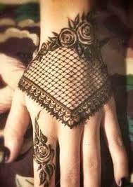 Check out this collection of simple mehandi designs for hands. Criss Cross Patch Henna Hand Henna Henna Patterns Henna Designs