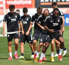 Konyaspor evinde beşiktaş'ı konuk ediyor. Konyaspor Besiktas Muhtemel 11 Ler Konyaspor Besiktas Maci Saat Kacta Hangi Kanalda Bjk Haberleri Futbol Haberleri
