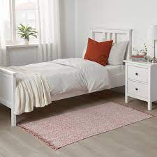 Hej und herzlich willkommen bei ikea österreich. Rorkar Teppich Flach Gewebt Rot Naturfarben 80x150 Cm Ikea Osterreich