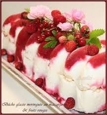 Buche Glacee Meringuee Au Mascarpone Et Fruits Rouges Buche Glacee Buche De Noel Aux Fruits Recette Glace