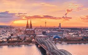 İsim olarak ise düssel nehri üzerindeki köy anlamına gelir. Erasmus Experience In Dusseldorf Germany By Lea Erasmus Experience Dusseldorf