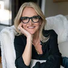 Mel Robbins's Instagram, Twitter & Facebook