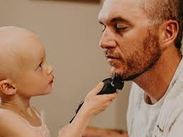 Ella tiene cáncer y toda su familia se rapó para apoyarla en su batalla