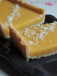 Laissez prendre une demi heure au réfrigérateur. Tarte Aux Fruits De La Passion Les Delices D Helene