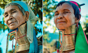 More rings are added as they grow older. Stunning Photographs Show Long Necked Kayan Women Between Myanmar And Thailand Daily Mail Online