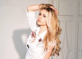 Le curiosità che forse ancora non conoscevate sull'attrice italiana sono qui. Martina Stella Madrina Dell Illuminazione Scenografica A Benevento