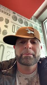 Eric Hammonds's Instagram, Twitter & Facebook