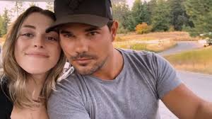 Endlich ist mir klar geworden, an wen Tyler mich erinnert... Er hat extrem  viel Jacob-Black-Energie. : r/thebachelor